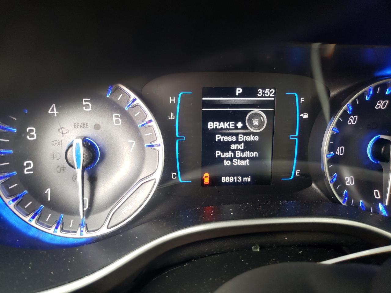 Photo 8 from auction – 2017 CHRYSLER PACIFICA L with VIN 2C4RC1DG6HR588290