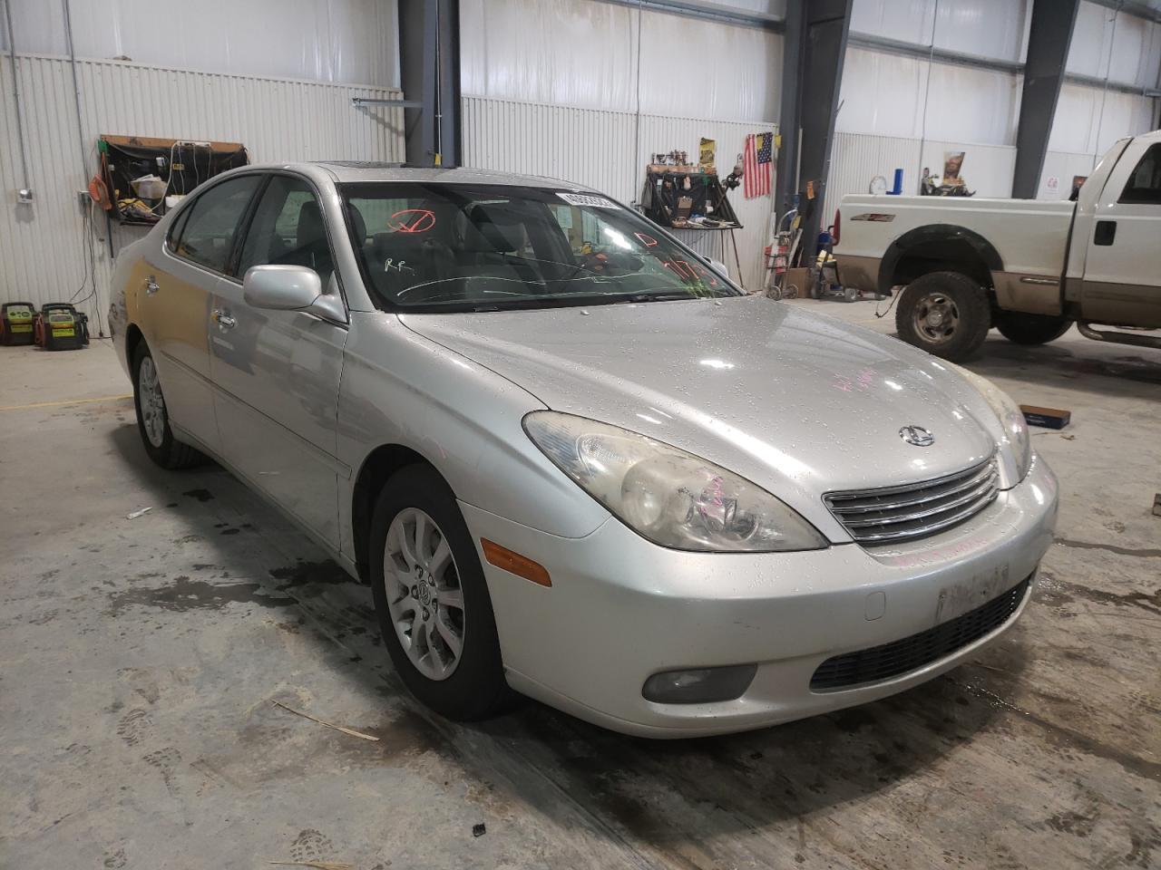 LEXUS ES 330 2004 with VIN JTHBA30GX40014173 - Photo from auction