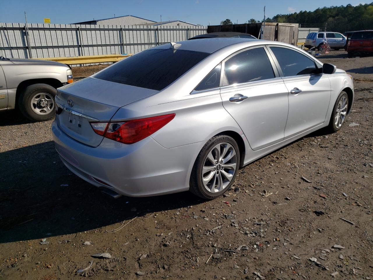 Photo 4 from auction – 2012 HYUNDAI SONATA SE with VIN 5NPEC4AC2CH471801