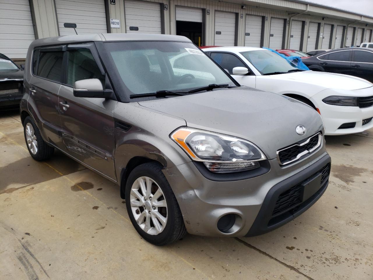 KIA SOUL + 2013 with VIN KNDJT2A60D7567462 - Photo from auction