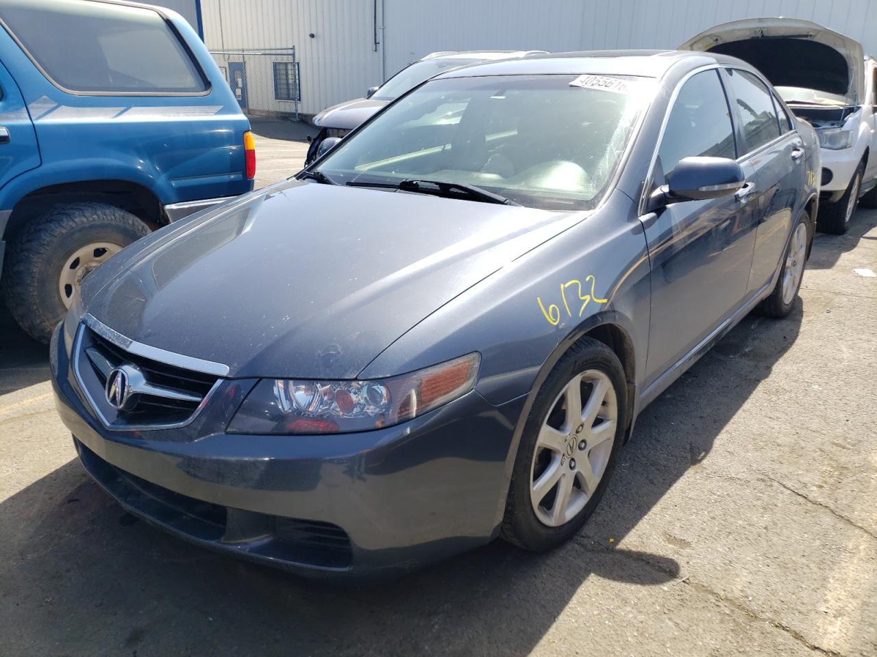 Photo 2 from auction – 2005 ACURA TSX with VIN JH4CL96815C032465