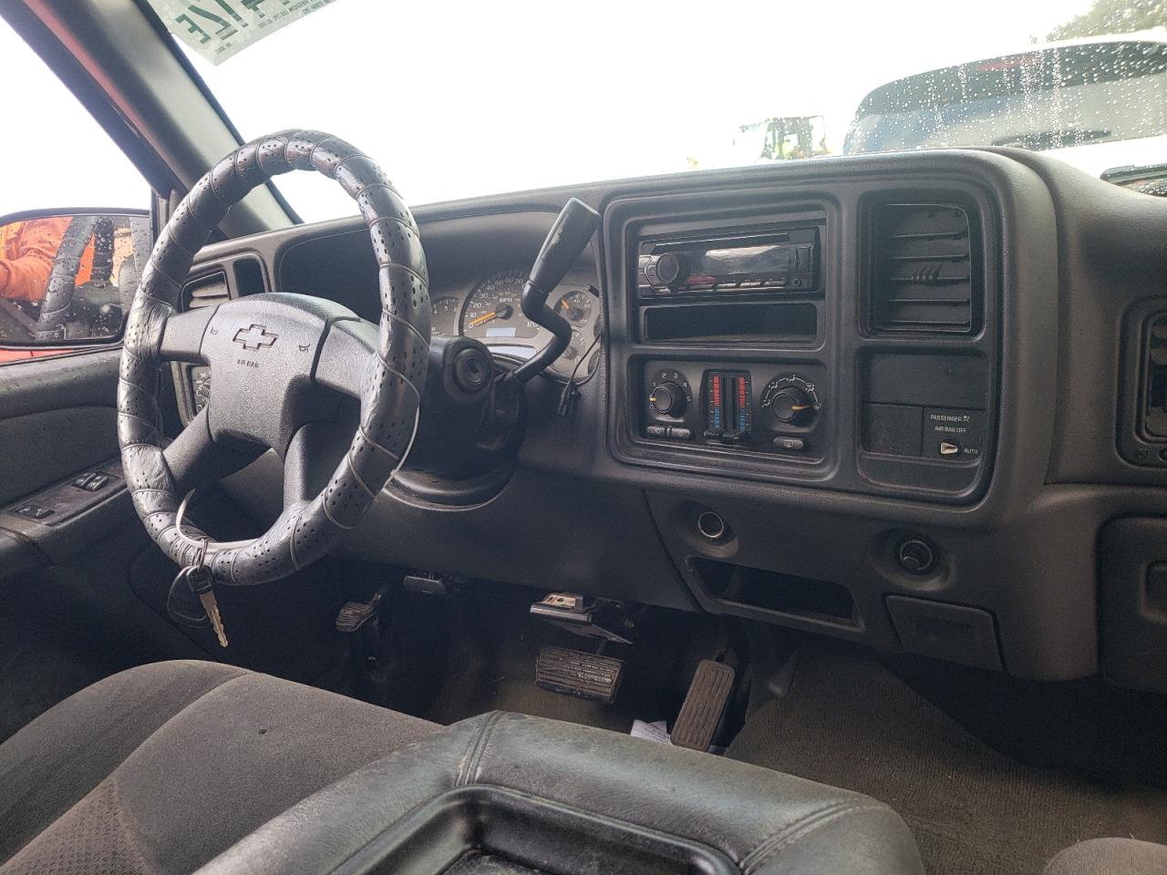 Photo 9 from auction – 2003 CHEVROLET SILVERADO with VIN 2GCEC19T031388873