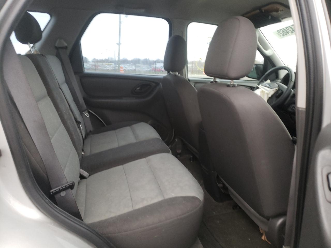 Photo 6 from auction – 2005 FORD ESCAPE XLS with VIN 1FMYU02Z25KE23060