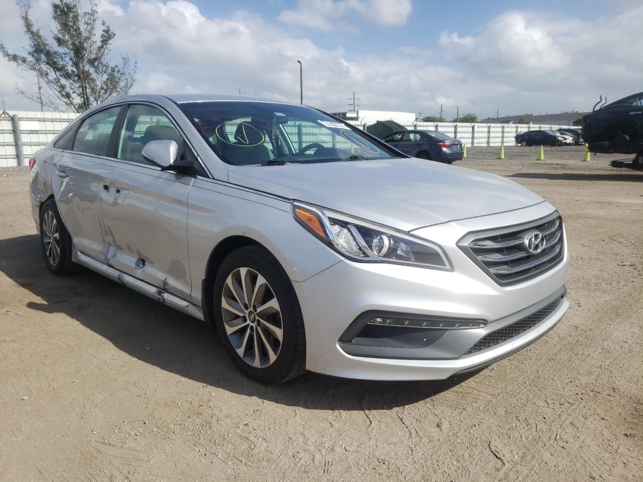 HYUNDAI SONATA SPO 2015 with VIN 5NPE34AF4FH066487 - Photo from auction