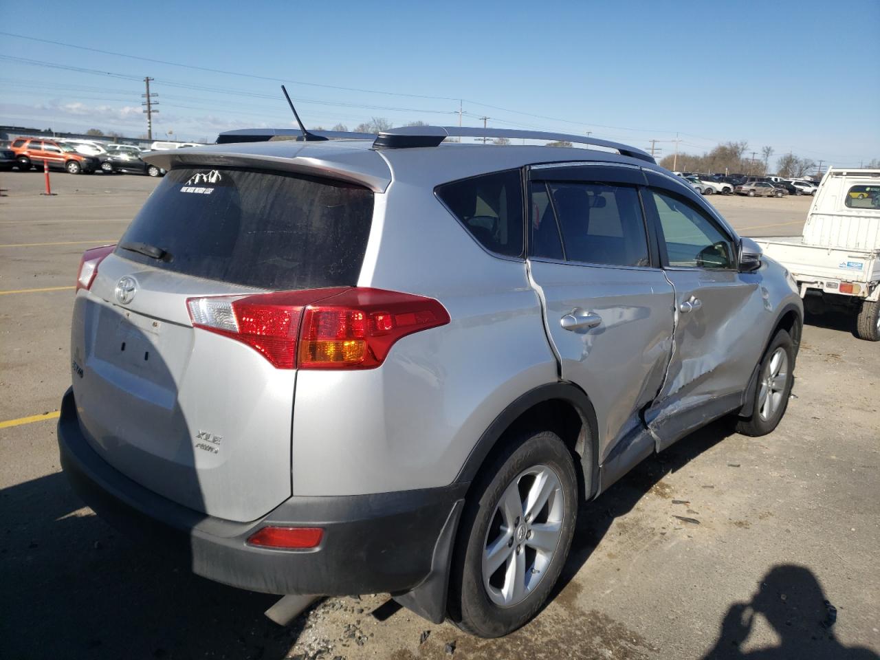 Photo 4 from auction – 2014 TOYOTA RAV4 XLE with VIN JTMRFREV6ED083593