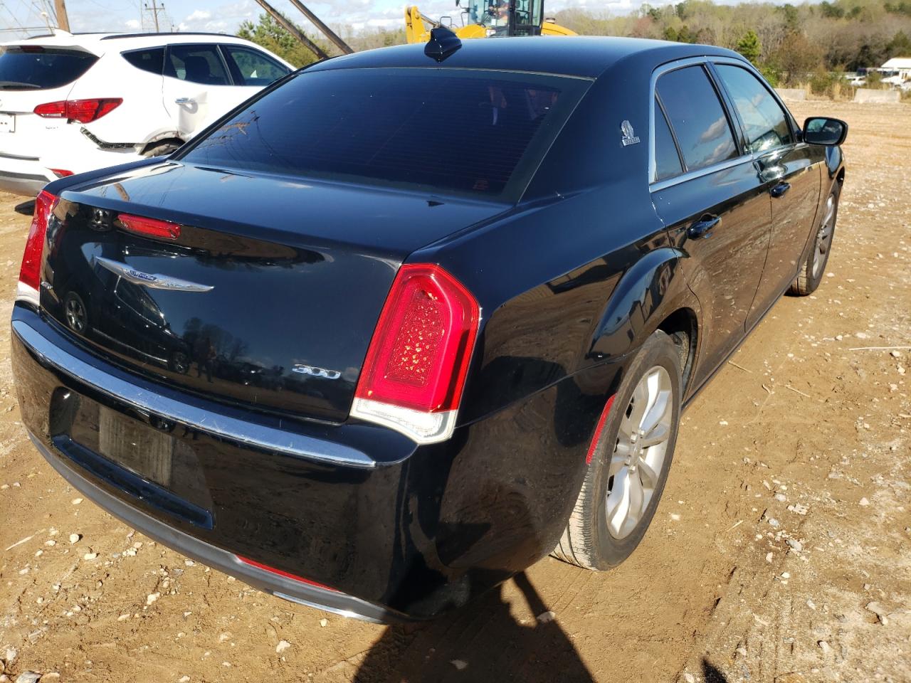 Photo 4 from auction – 2016 CHRYSLER 300 LIMITE with VIN 2C3CCARG1GH262324