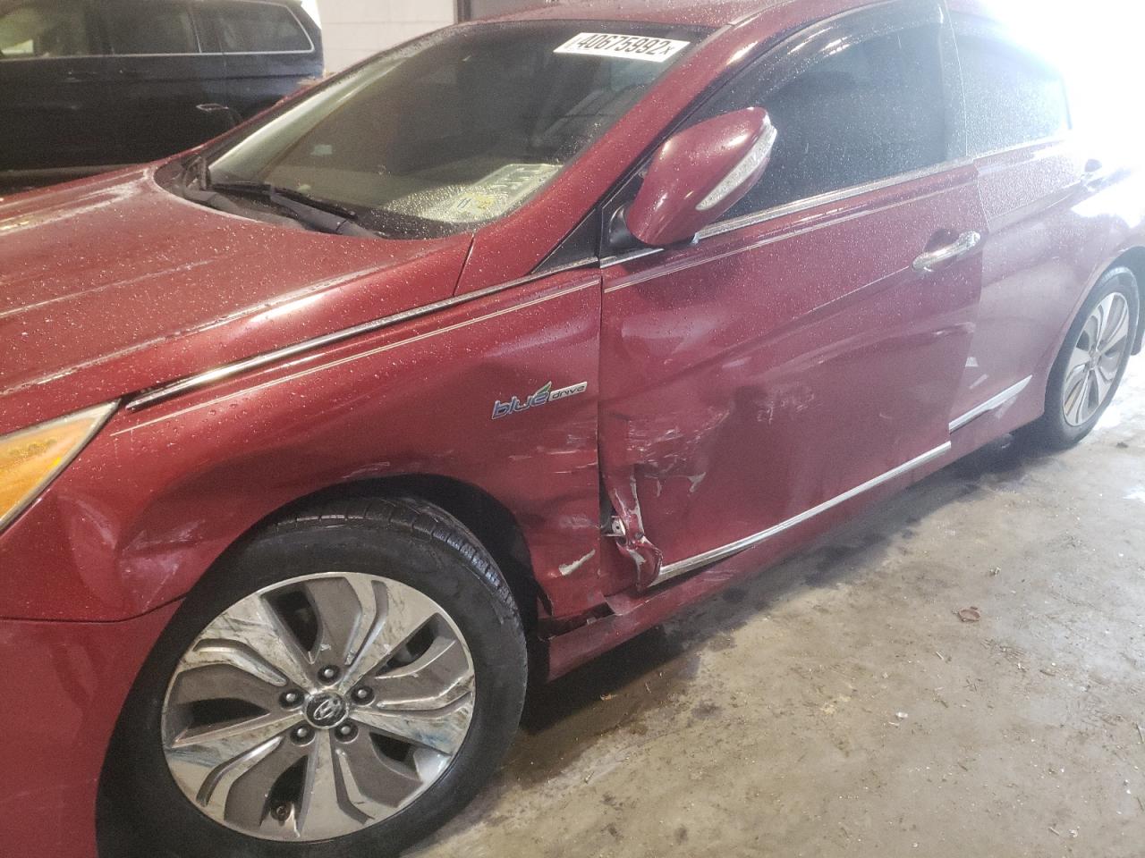 Photo 9 from auction – 2013 HYUNDAI SONATA HYB with VIN KMHEC4A49DA081274