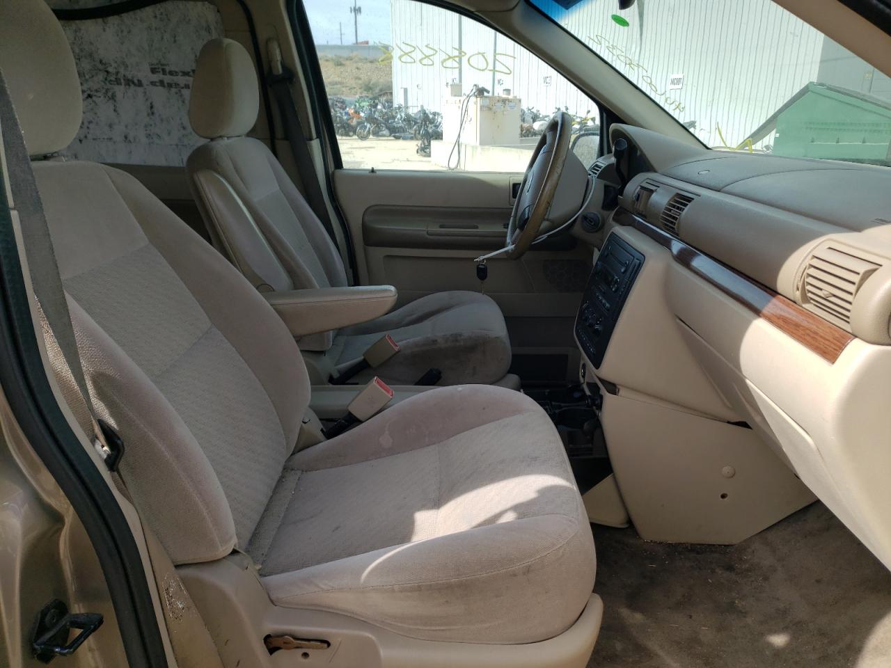 Photo 5 from auction – 2004 FORD FREESTAR S with VIN 2FMZA52214BA45299