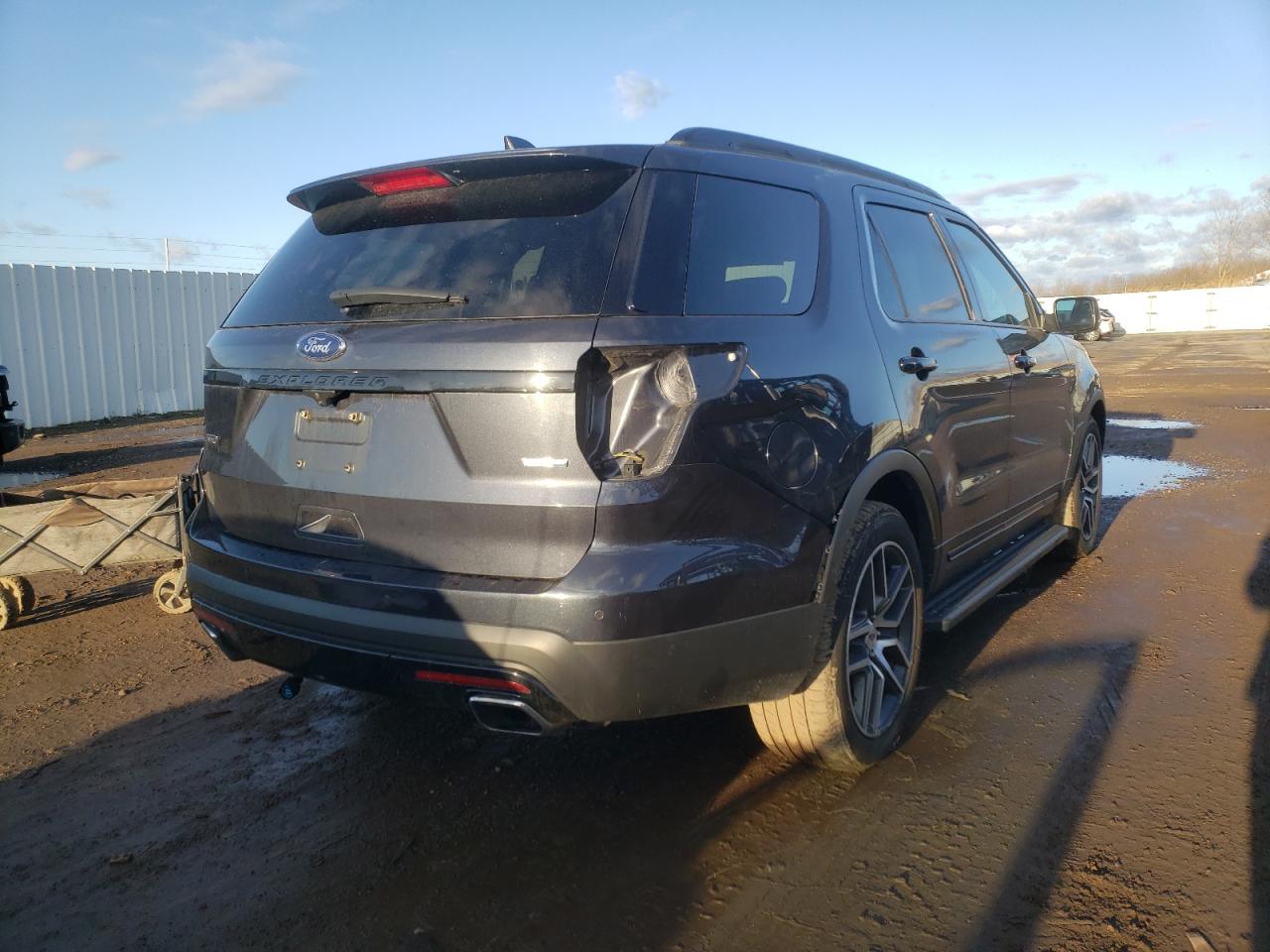 Photo 4 from auction – 2017 FORD EXPLORER S with VIN 1FM5K8GT8HGD16226