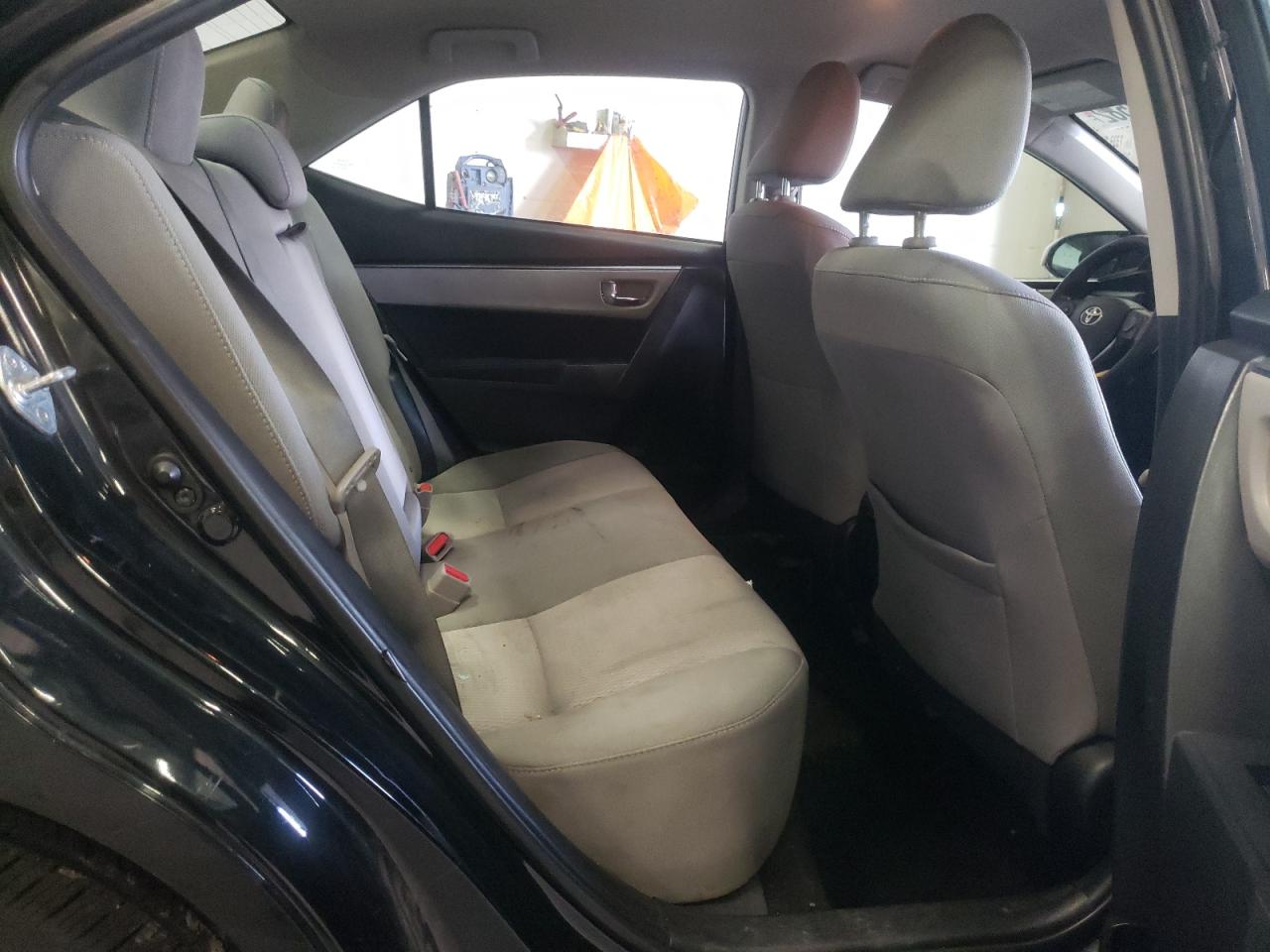 Photo 6 from auction – 2015 TOYOTA COROLLA with VIN 5YFBURHE2FP302695