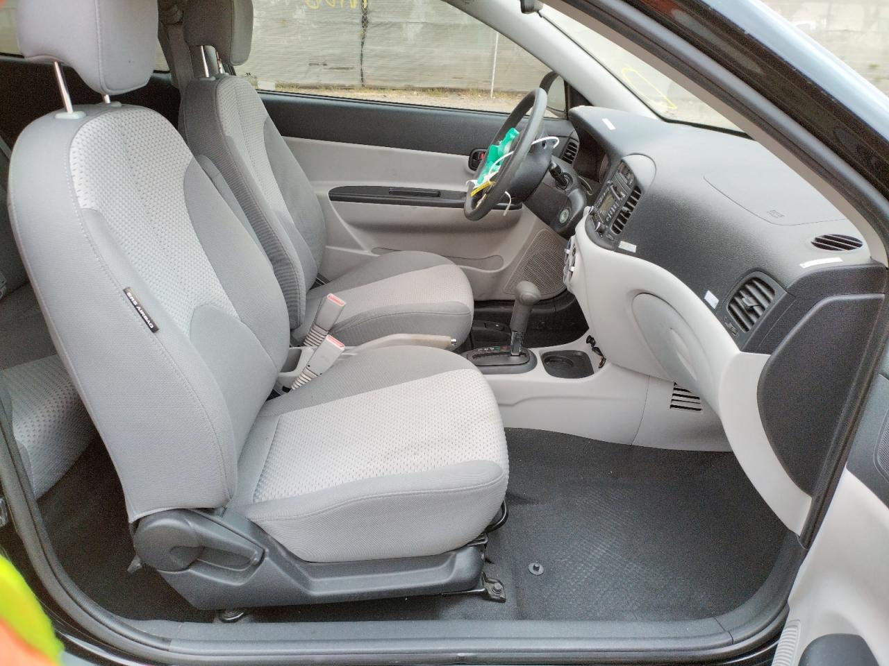 Photo 5 from auction – 2009 HYUNDAI ACCENT GS with VIN KMHCM36C09U136702
