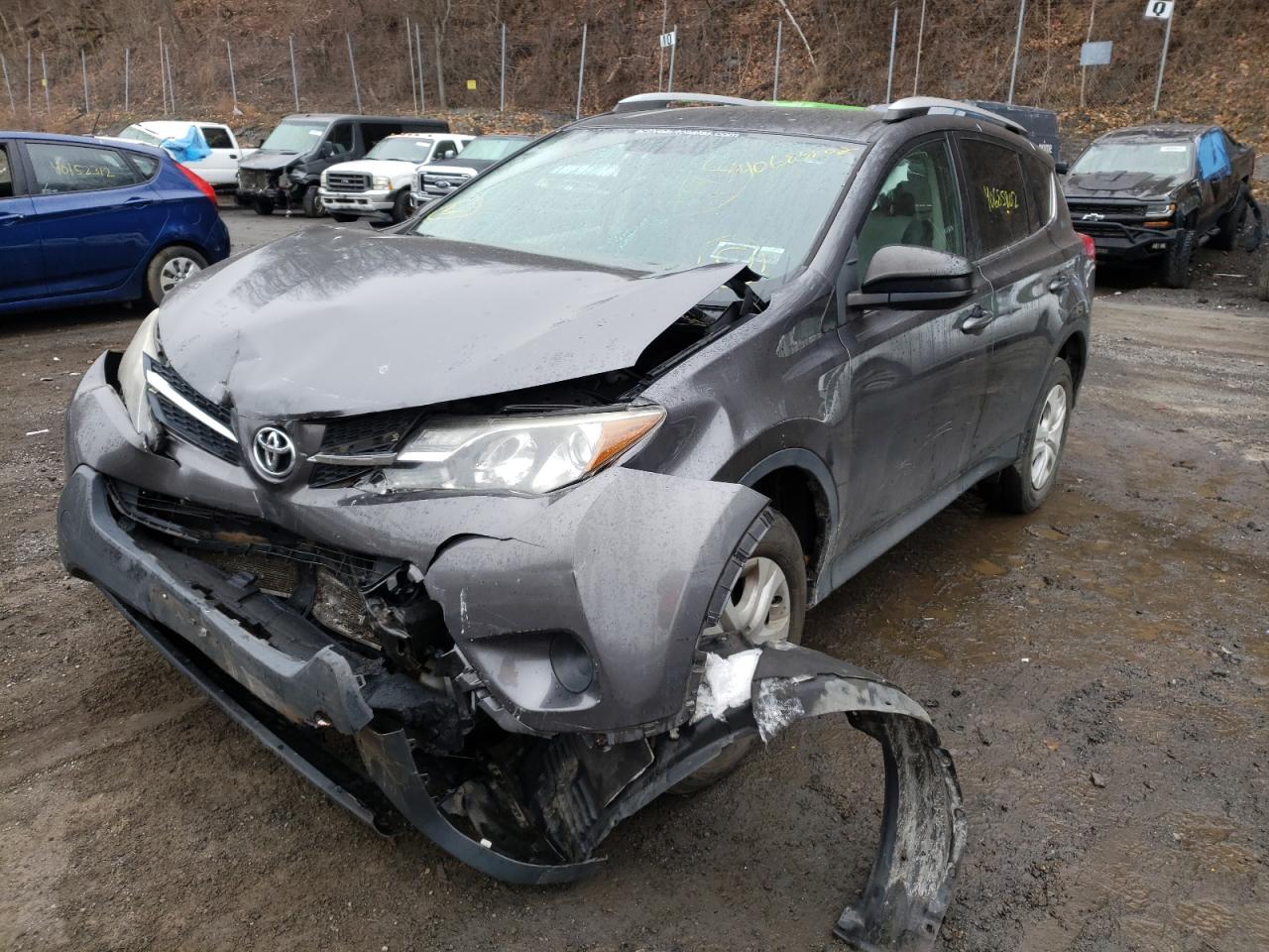 Photo 2 from auction – 2013 TOYOTA RAV4 LE with VIN 2T3BFREV8DW009238