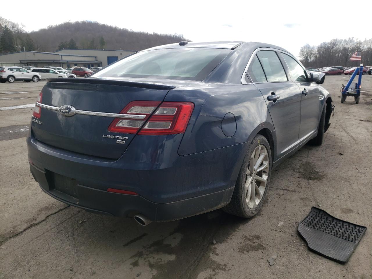 Photo 4 from auction – 2017 FORD TAURUS LIM with VIN 1FAHP2J86HG109439
