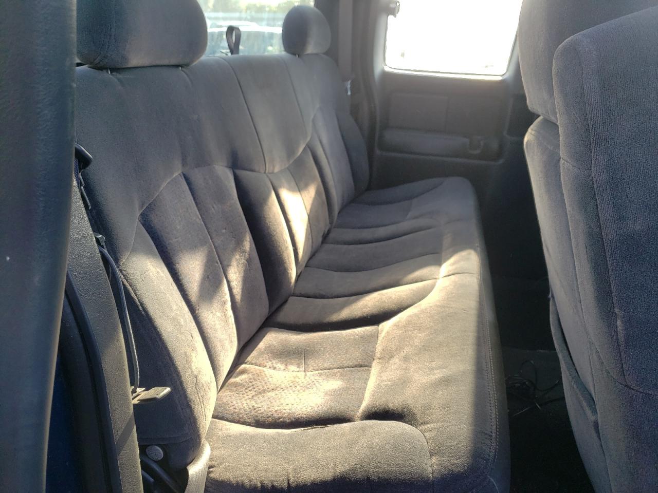 Photo 6 from auction – 2001 CHEVROLET SILVERADO with VIN 2GCEC19W411323838