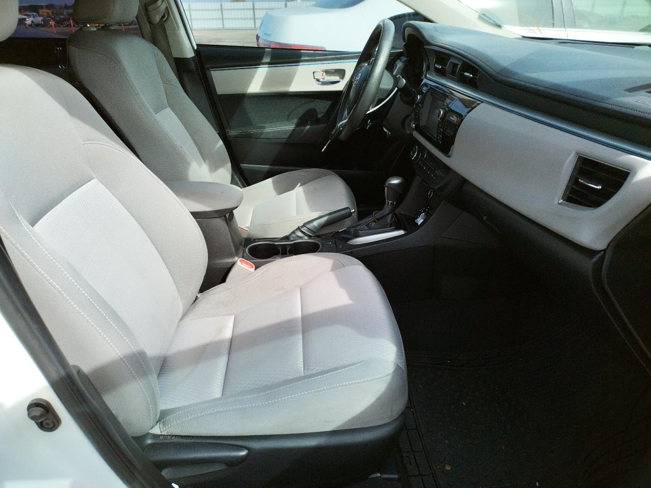 Photo 5 from auction – 2014 TOYOTA COROLLA L with VIN 5YFBURHE8EP147472