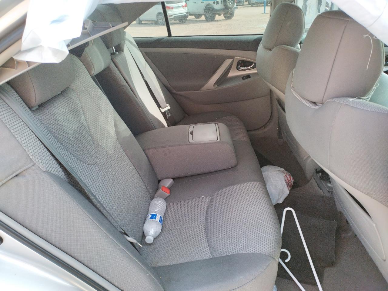 Photo 6 from auction – 2011 TOYOTA CAMRY BASE with VIN 4T1BF3EK0BU748872