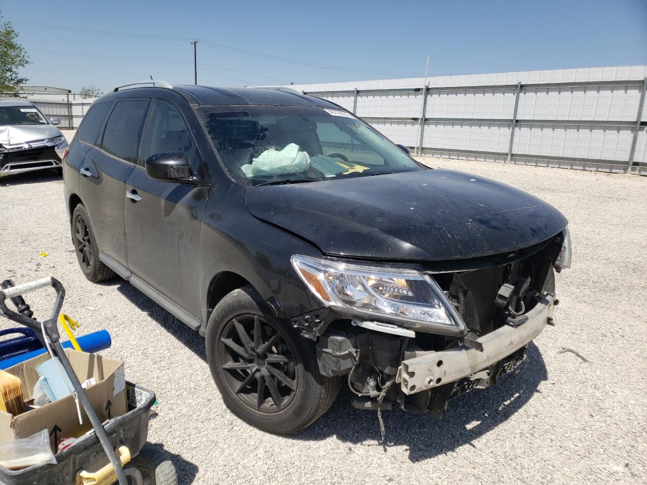 NISSAN PATHFINDER 2015 with VIN 5N1AR2MNXFC721831 - Photo from auction