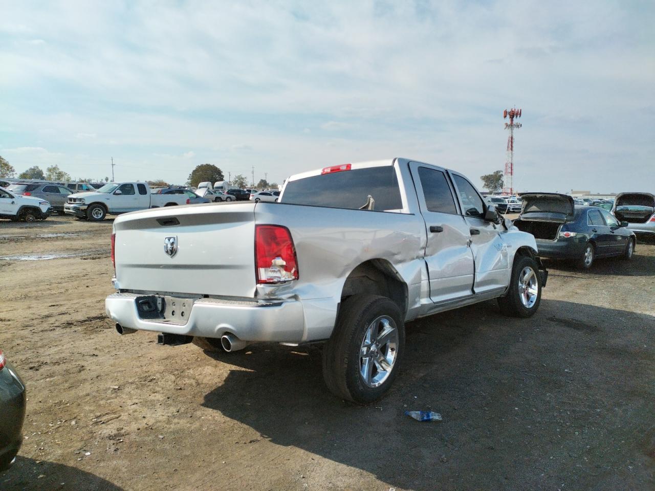 Zdjęcie 4 z aukcji – 2017 RAM 1500 ST z VIN 3C6RR6KT5HG773732