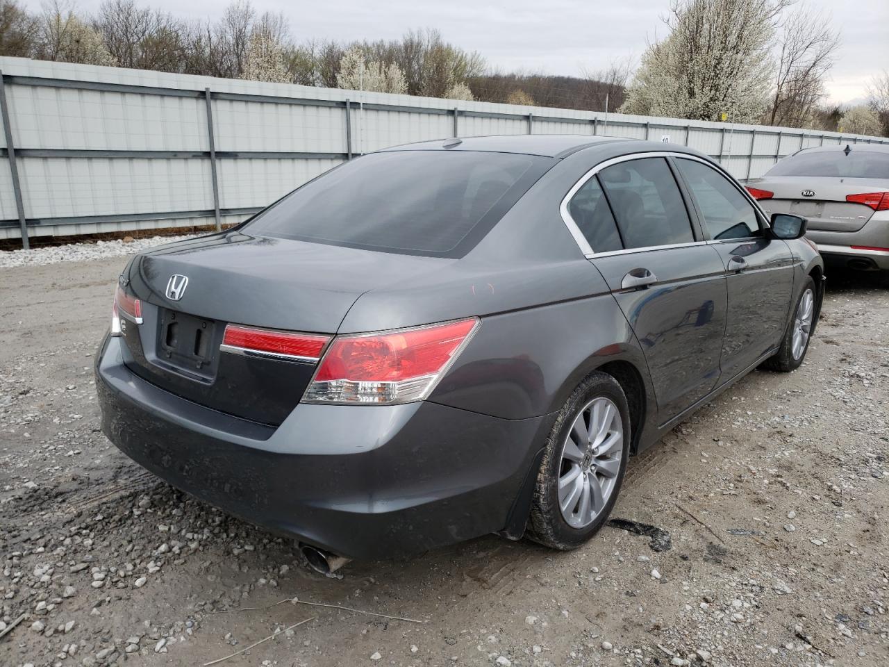 Photo 4 from auction – 2011 HONDA ACCORD EXL with VIN 1HGCP2F84BA073839