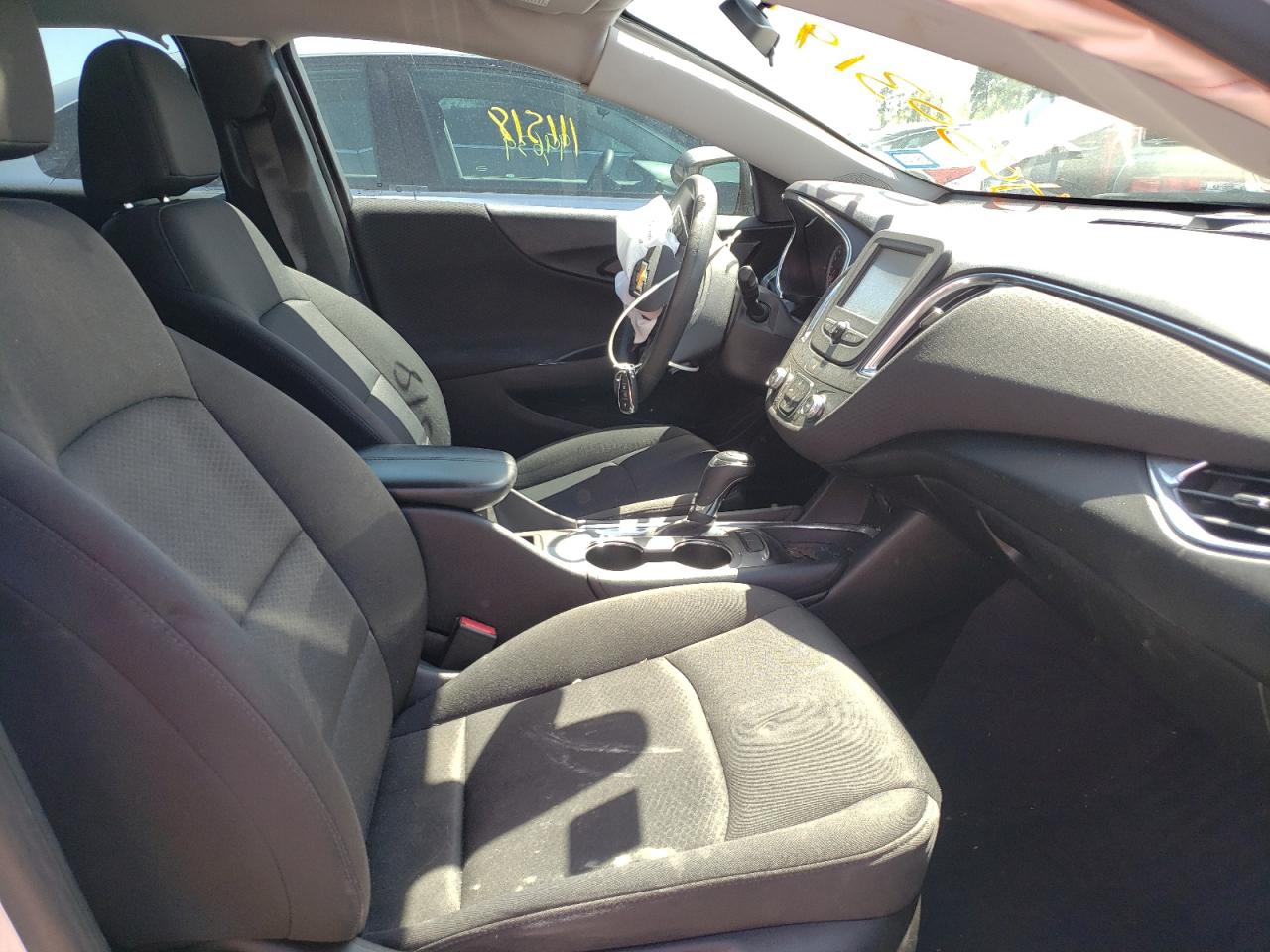 Photo 5 from auction – 2018 CHEVROLET MALIBU LT with VIN 1G1ZD5ST4JF267844