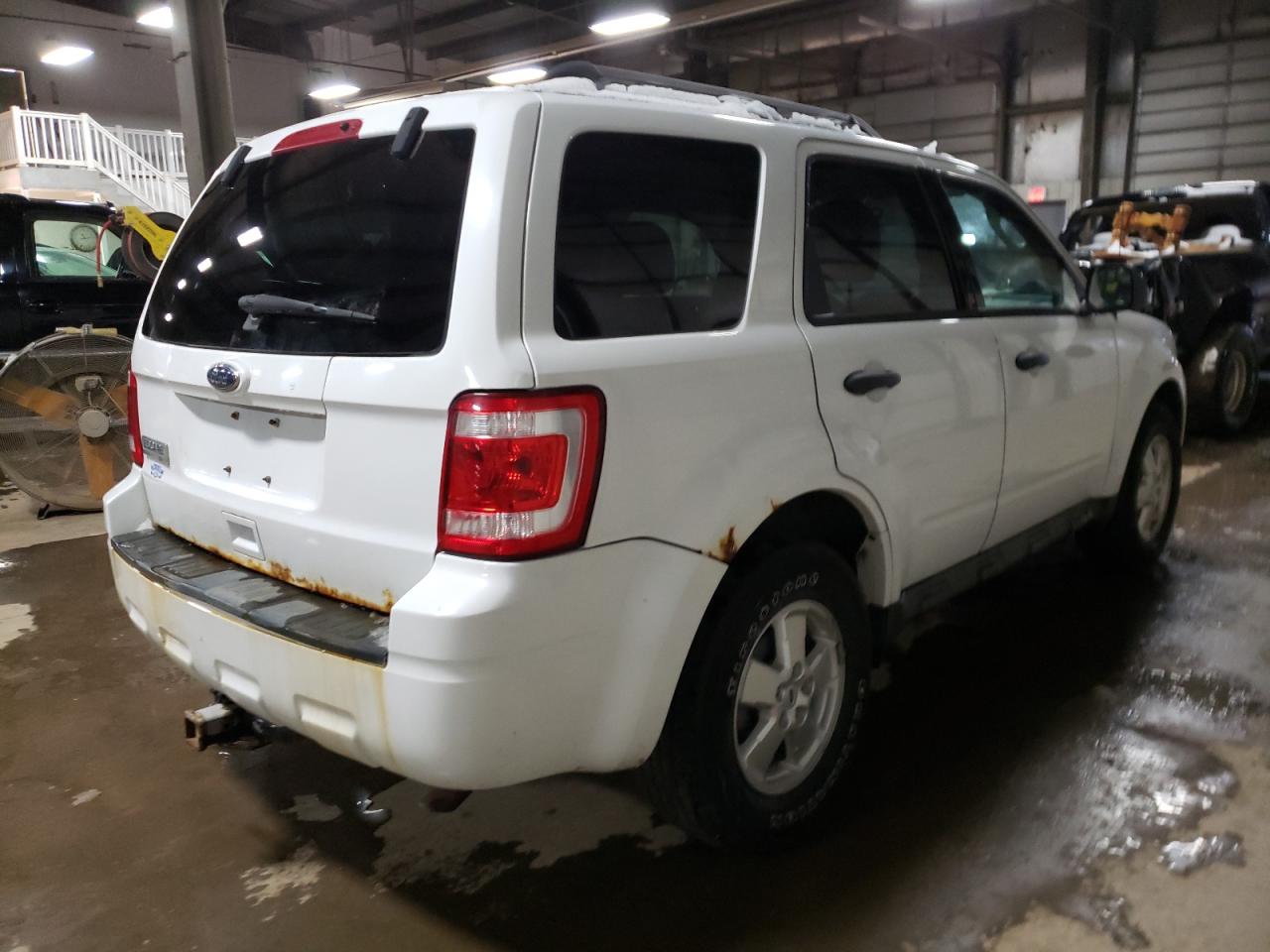 Photo 4 from auction – 2010 FORD ESCAPE XLT with VIN 1FMCU9D78AKB22362