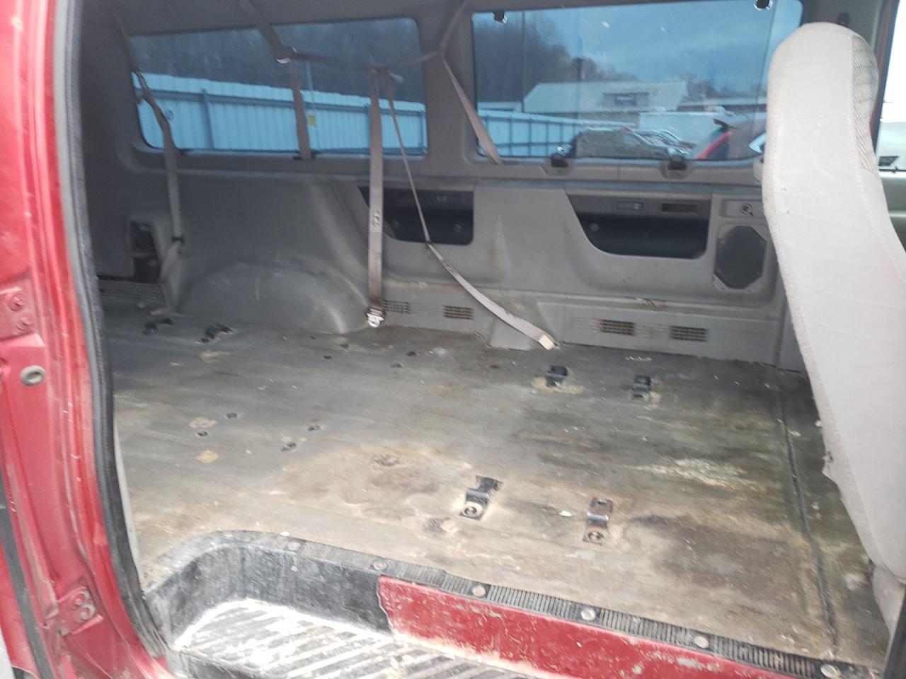 Photo 6 from auction – 2002 FORD ECONOLINE with VIN 1FBSS31L82HB35426
