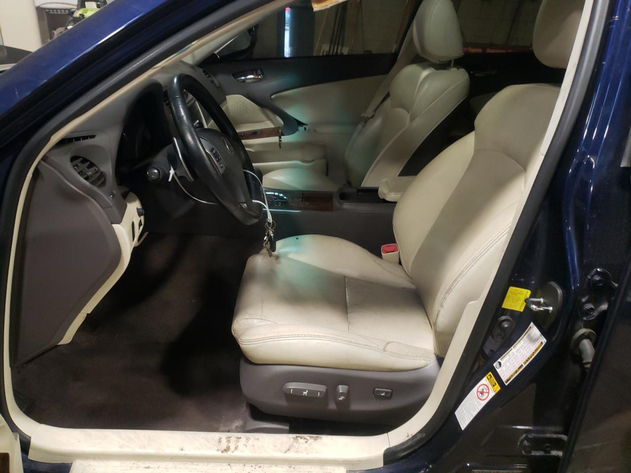 Photo 5 from auction – 2012 LEXUS IS 250 with VIN JTHCF5C2XC5060380