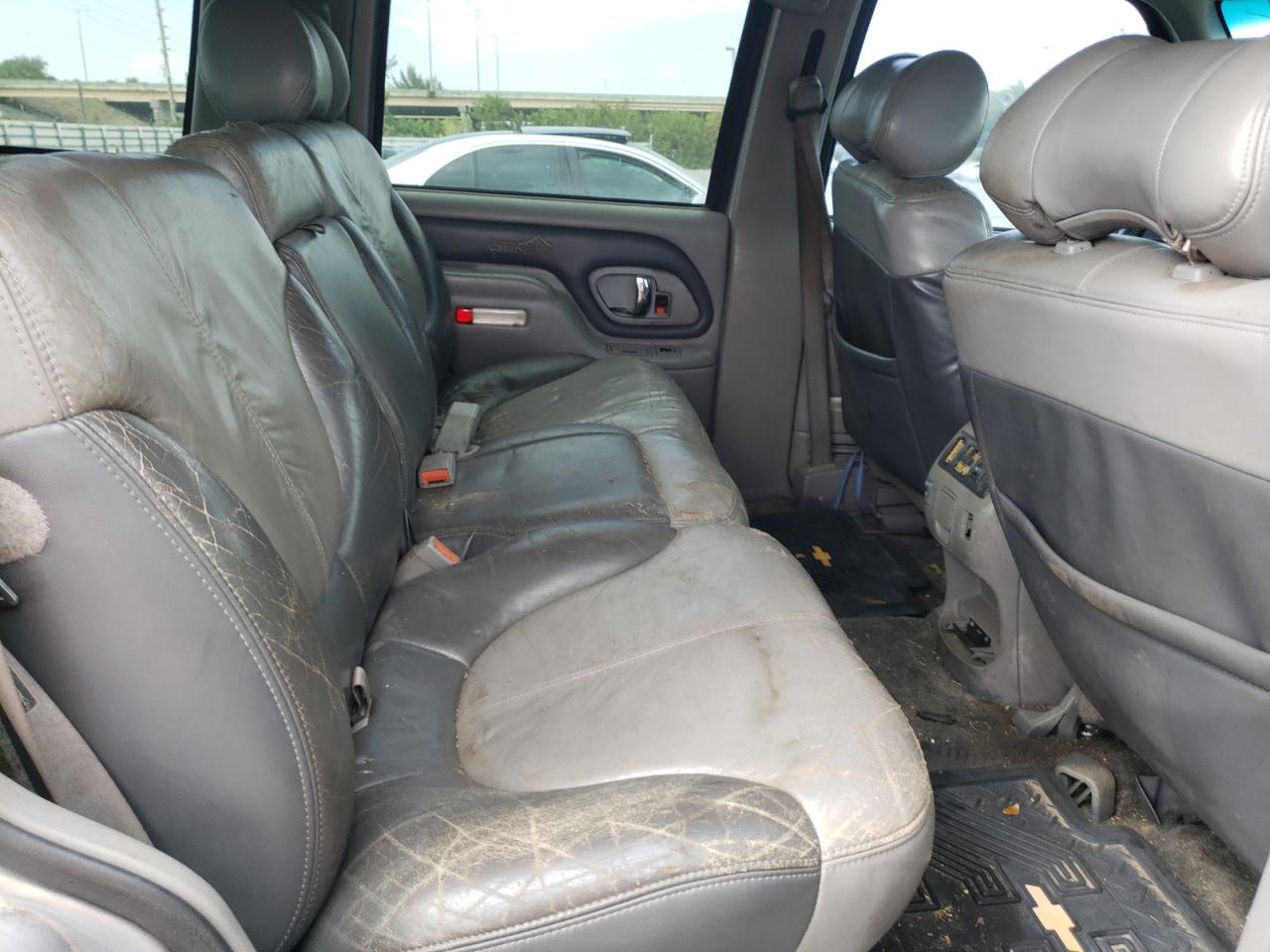 Photo 6 from auction – 2000 GMC DENALI with VIN 1GKEK63R4YR176705