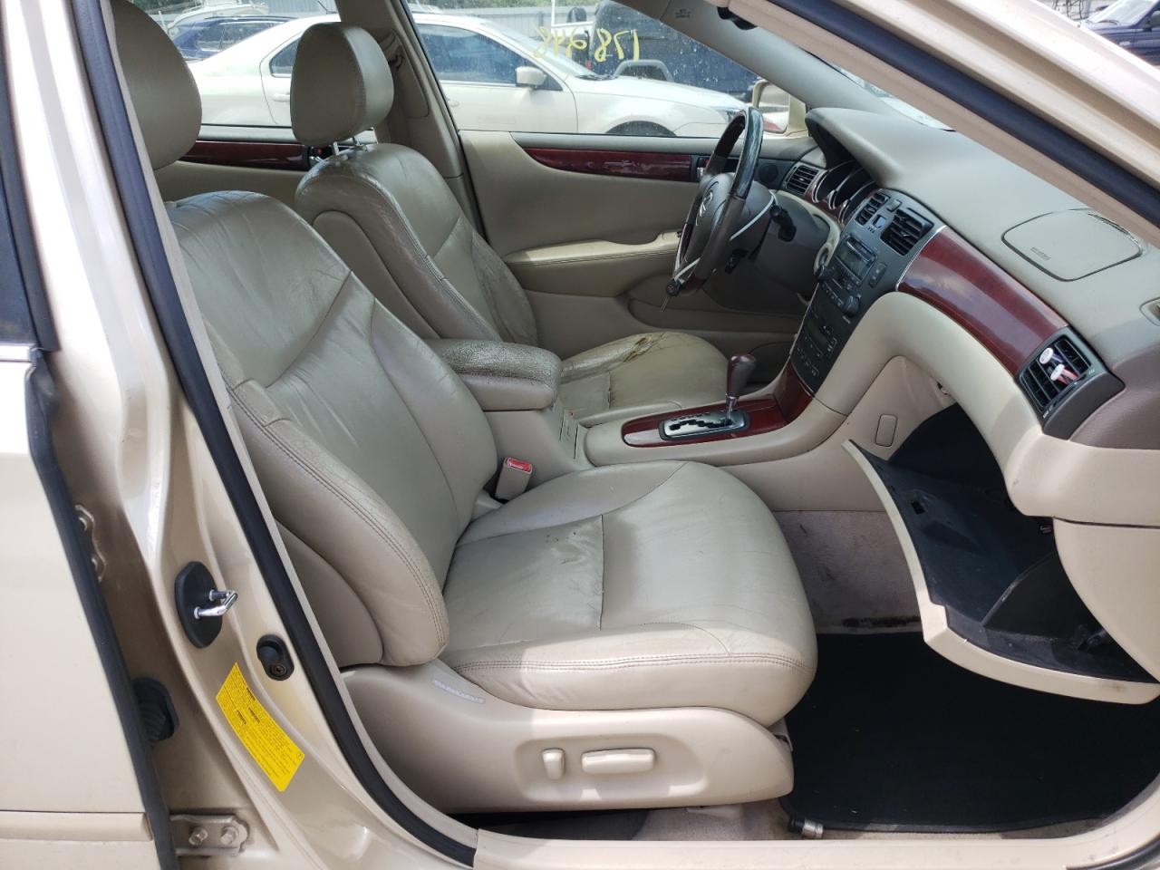 Photo 5 from auction – 2003 LEXUS ES 300 with VIN JTHBF30G636004706