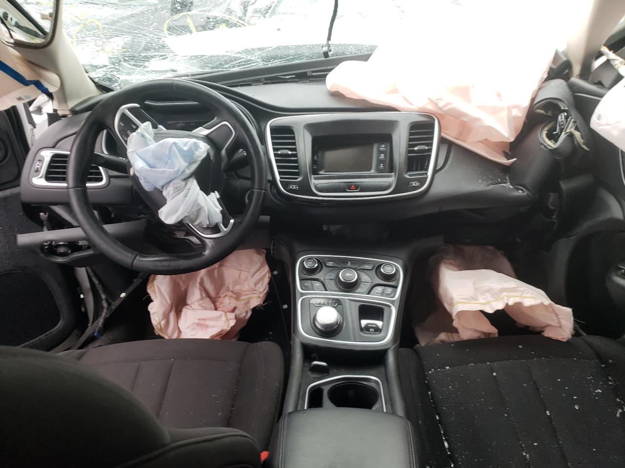 Photo 9 from auction – 2015 CHRYSLER 200 LIMITE with VIN 1C3CCCAB0FN675997