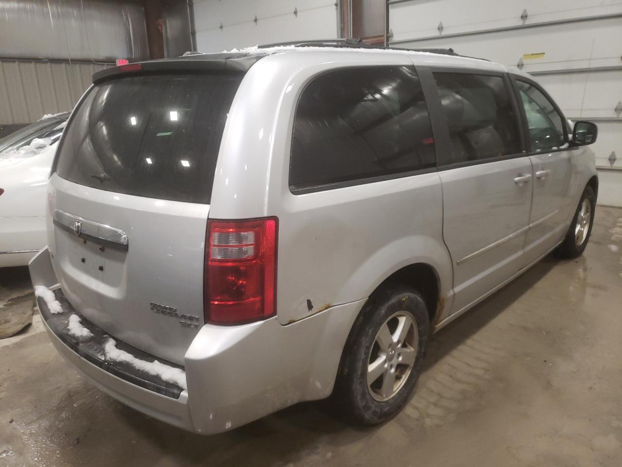 Photo 4 from auction – 2010 DODGE GRAND CARA with VIN 2D4RN5D11AR134535