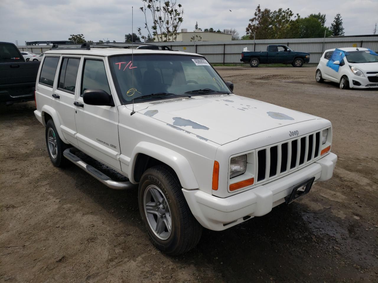JEEP CHEROKEE C 2000 with VIN 1J4FF58S2YL248847 - Photo from auction