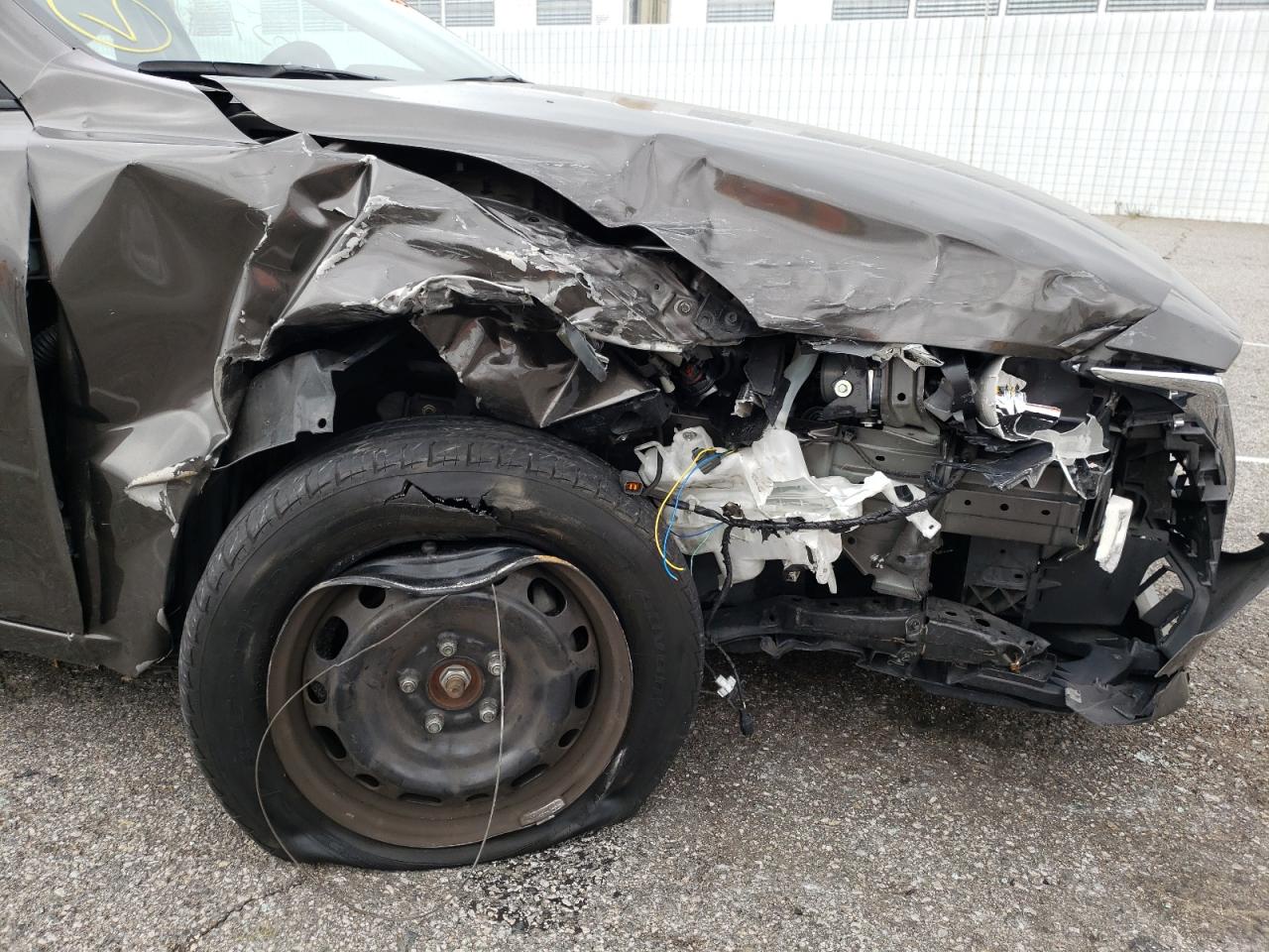 Photo 9 from auction – 2015 MAZDA 3 SV with VIN JM1BM1T78F1222140