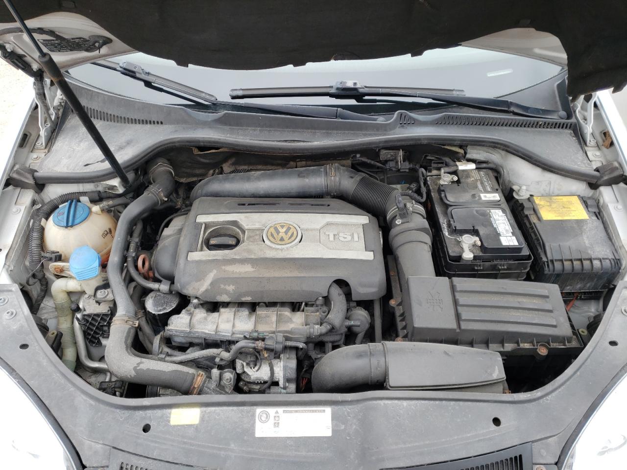 Photo 7 from auction – 2010 VOLKSWAGEN JETTA WOLF with VIN 3VWRJ7AJ3AM082032