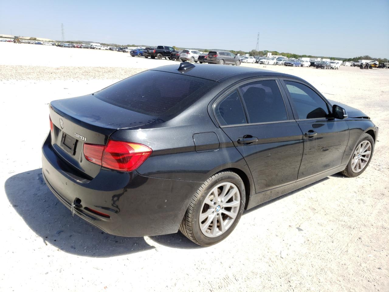 Photo 4 from auction – 2016 BMW 320 I with VIN WBA8A9C57GK616138