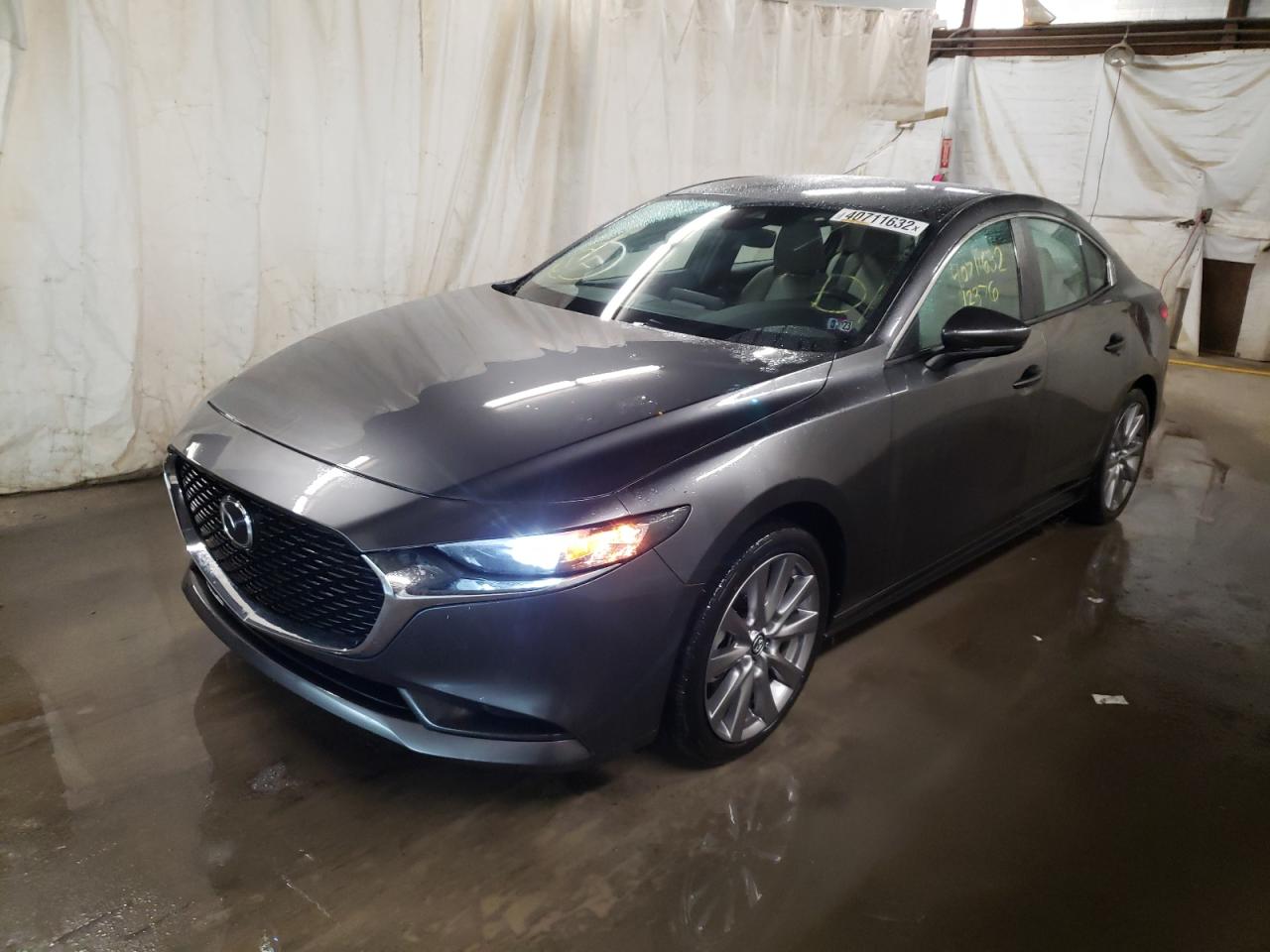 Photo 2 from auction – 2020 MAZDA 3 SELECT with VIN JM1BPBCM3L1163044