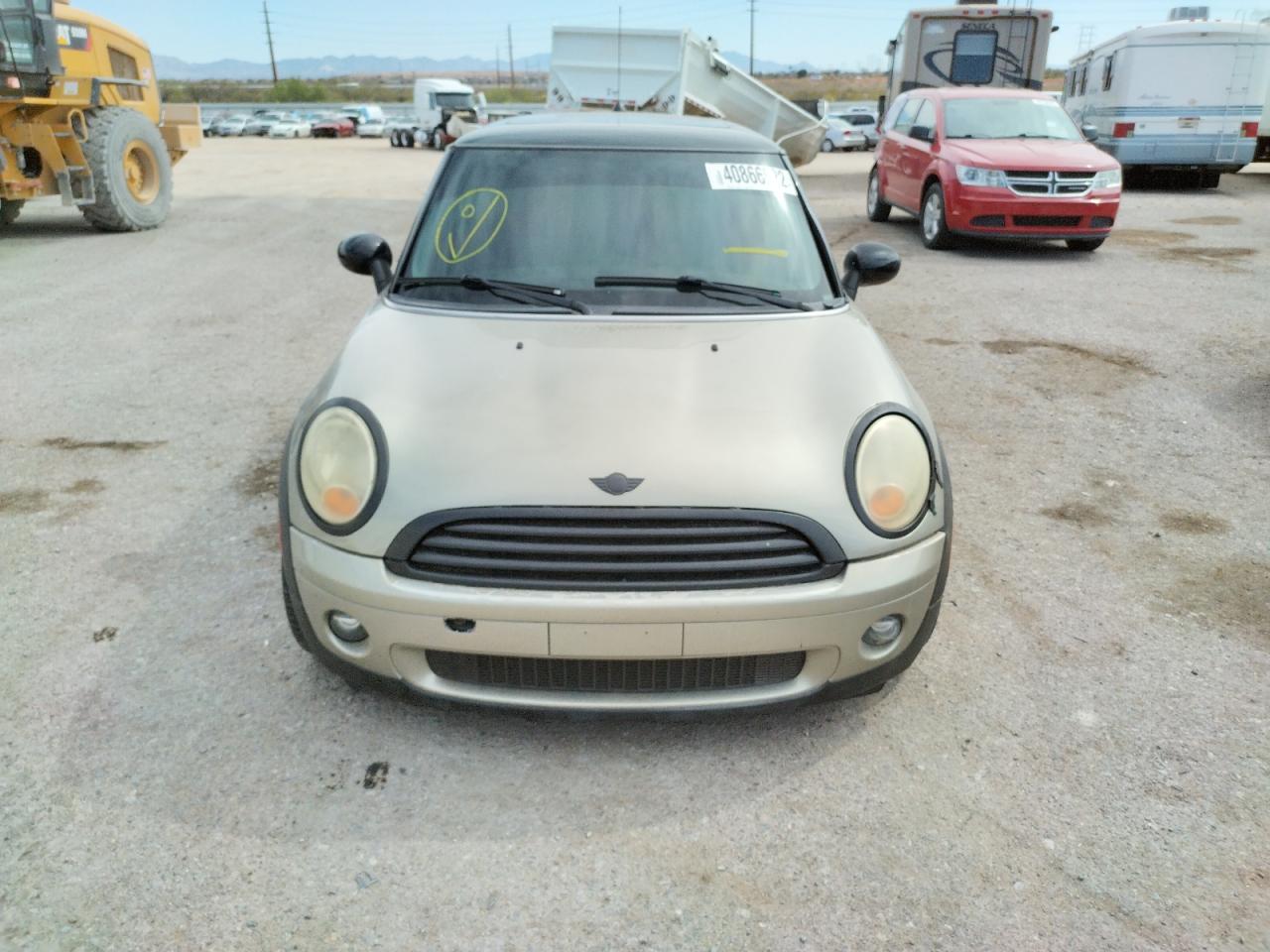 Photo 9 from auction – 2008 MINI COOPER with VIN WMWMF33588TU65755