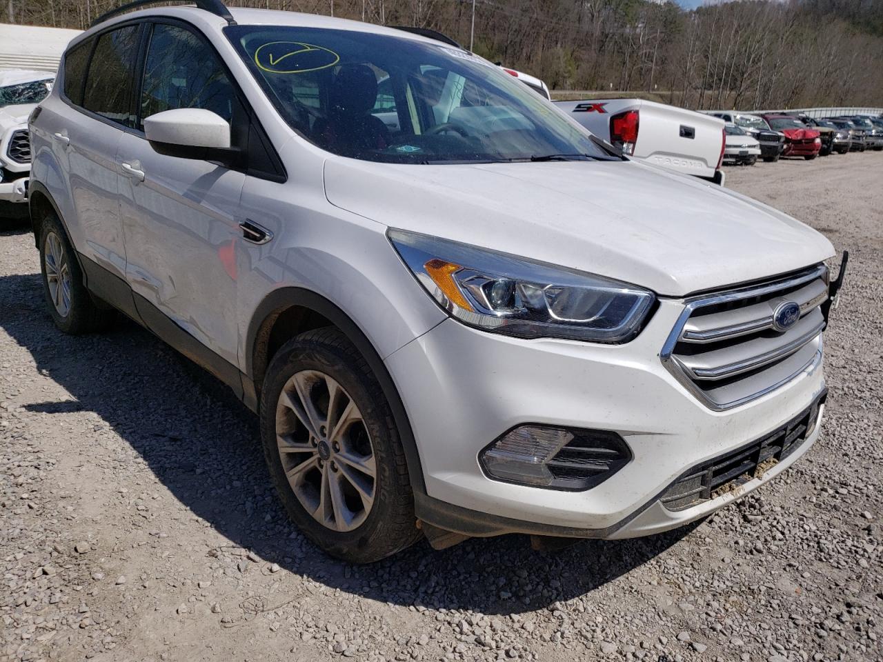 FORD ESCAPE SE 2017 with VIN 1FMCU9GD8HUC76103 - Photo from auction