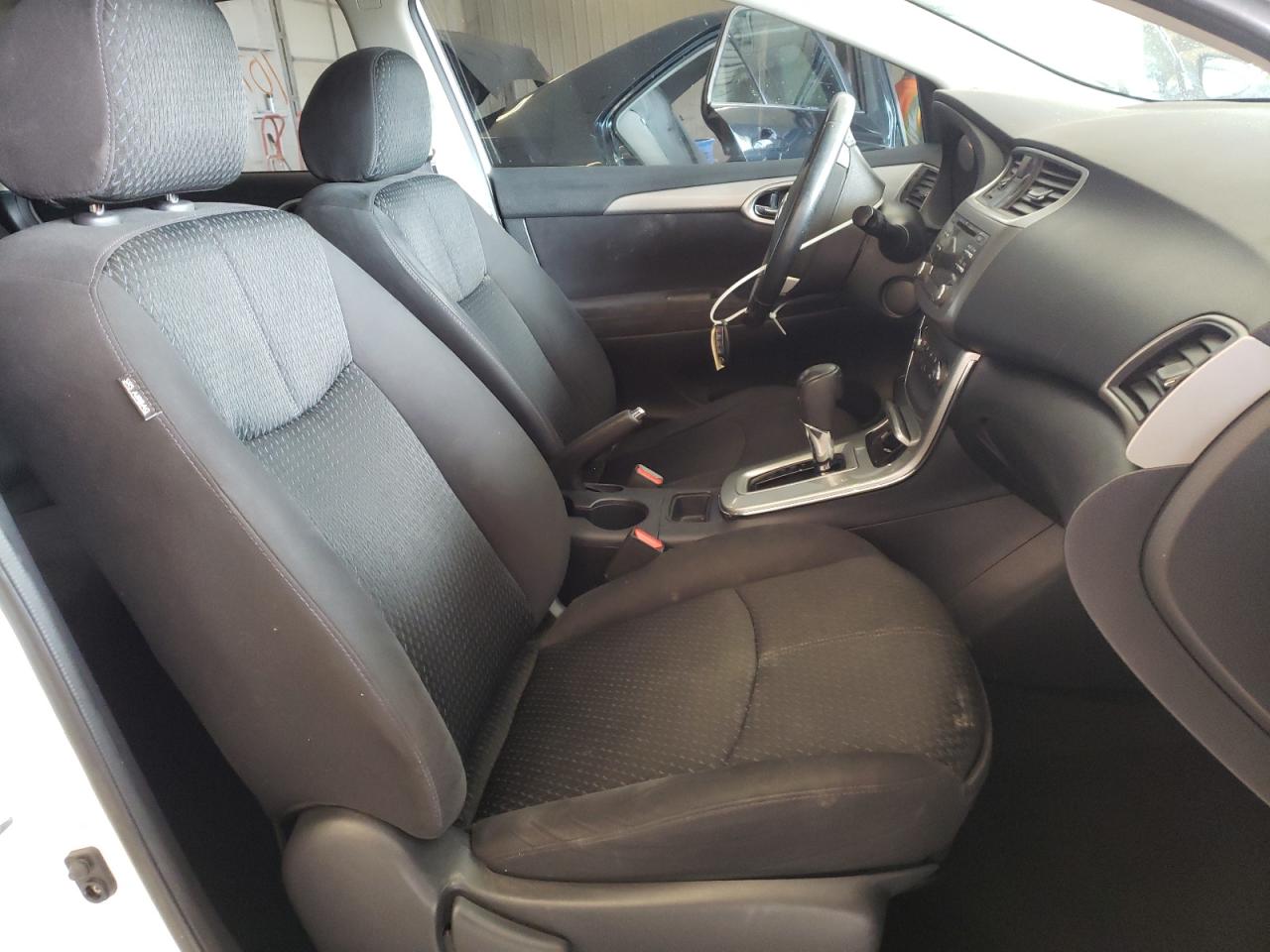 Photo 5 from auction – 2014 NISSAN SENTRA S with VIN 3N1AB7AP1EY332080