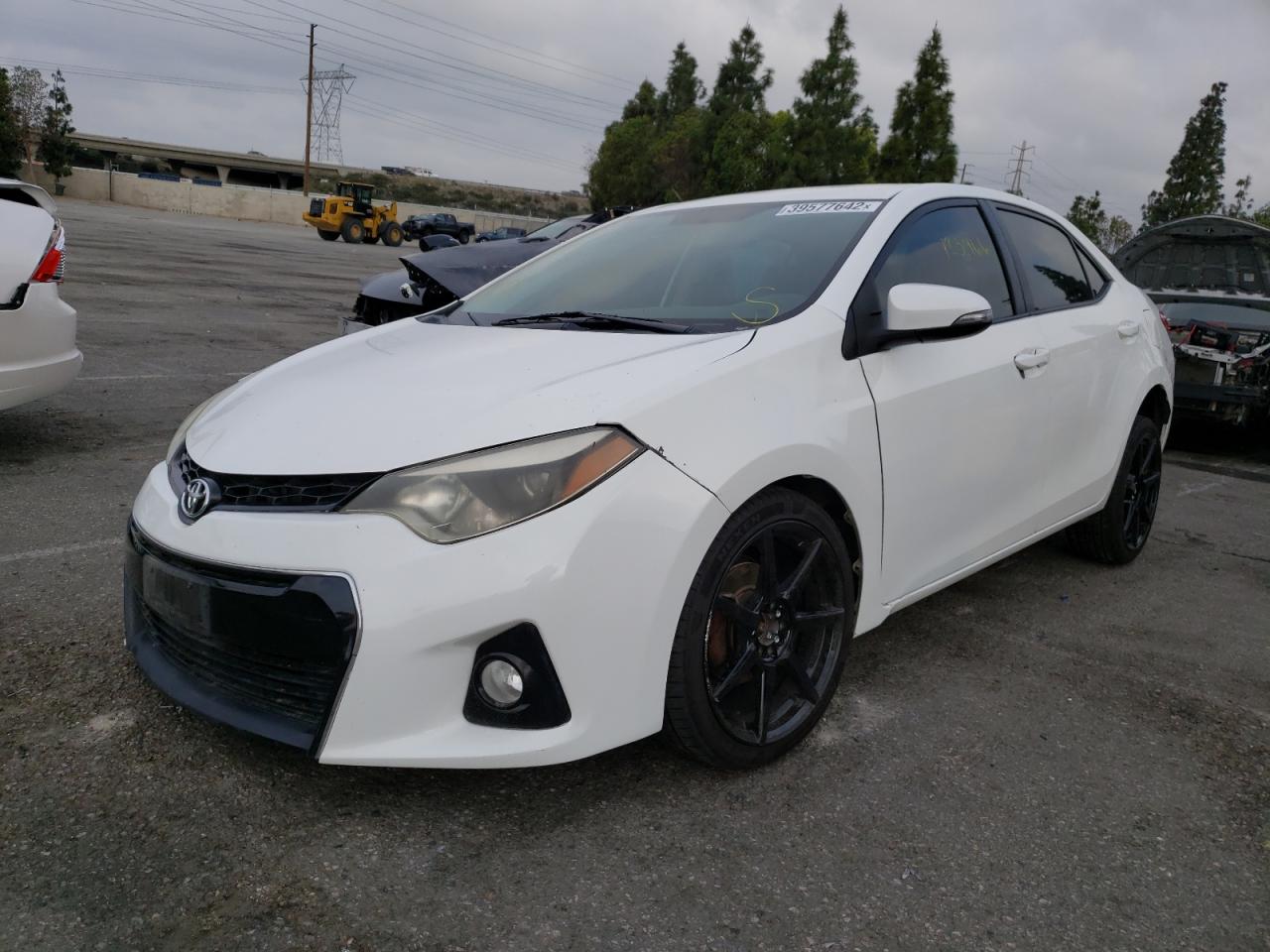 Foto 2 de la subasta – 2016 TOYOTA COROLLA L con VIN 5YFBURHE2GP479538