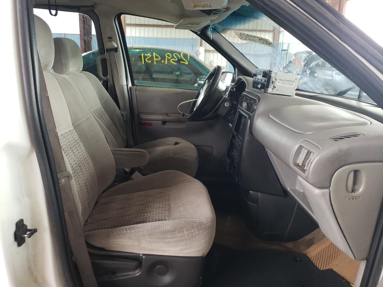 Photo 5 from auction – 2004 CHEVROLET VENTURE with VIN 1GNDX03E94D164731
