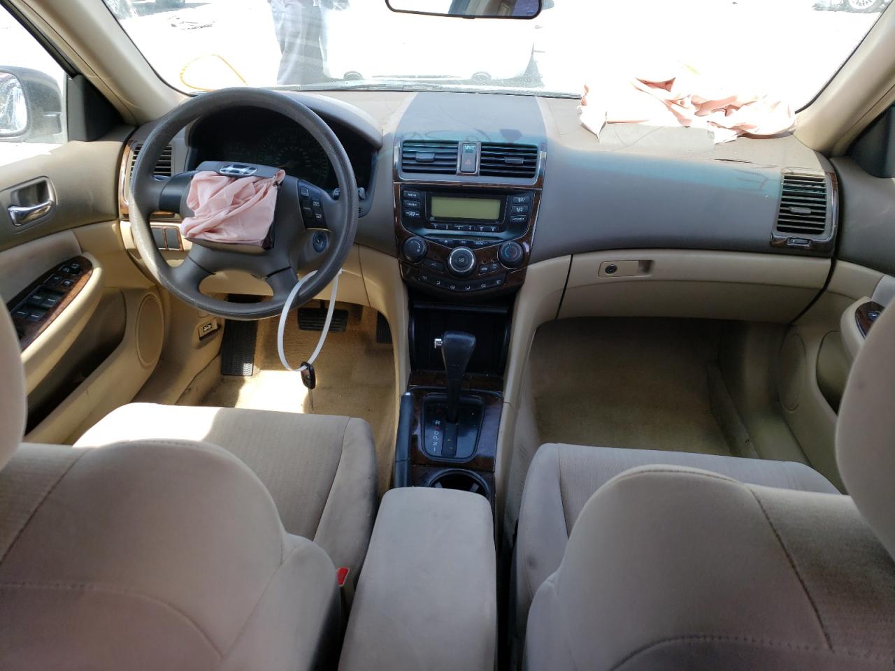 Photo 9 from auction – 2004 HONDA ACCORD LX with VIN JHMCM56394C020024