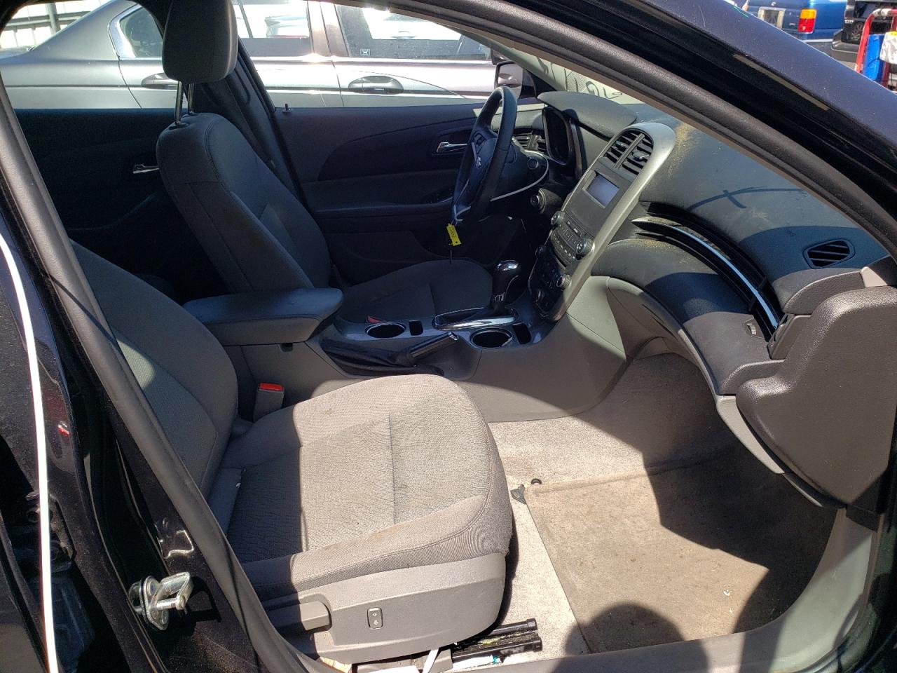 Photo 5 from auction – 2015 CHEVROLET MALIBU LS with VIN 1G11B5SL1FF149955