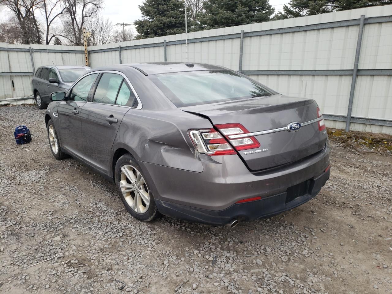 Photo 3 from auction – 2013 FORD TAURUS SEL with VIN 1FAHP2E87DG219954