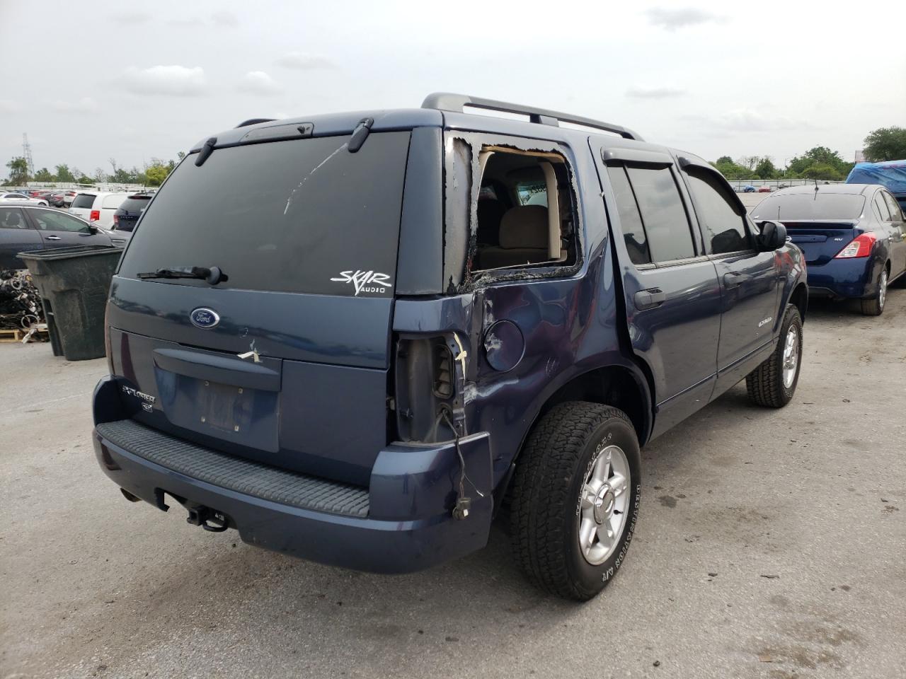 Photo 4 from auction – 2004 FORD EXPLORER X with VIN 1FMZU63K84UA73543
