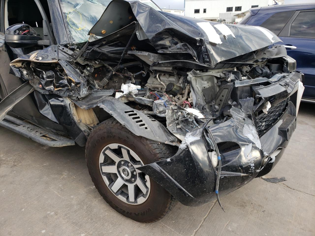 Photo 9 from auction – 2016 TOYOTA 4RUNNER SR with VIN JTEBU5JR2G5322865
