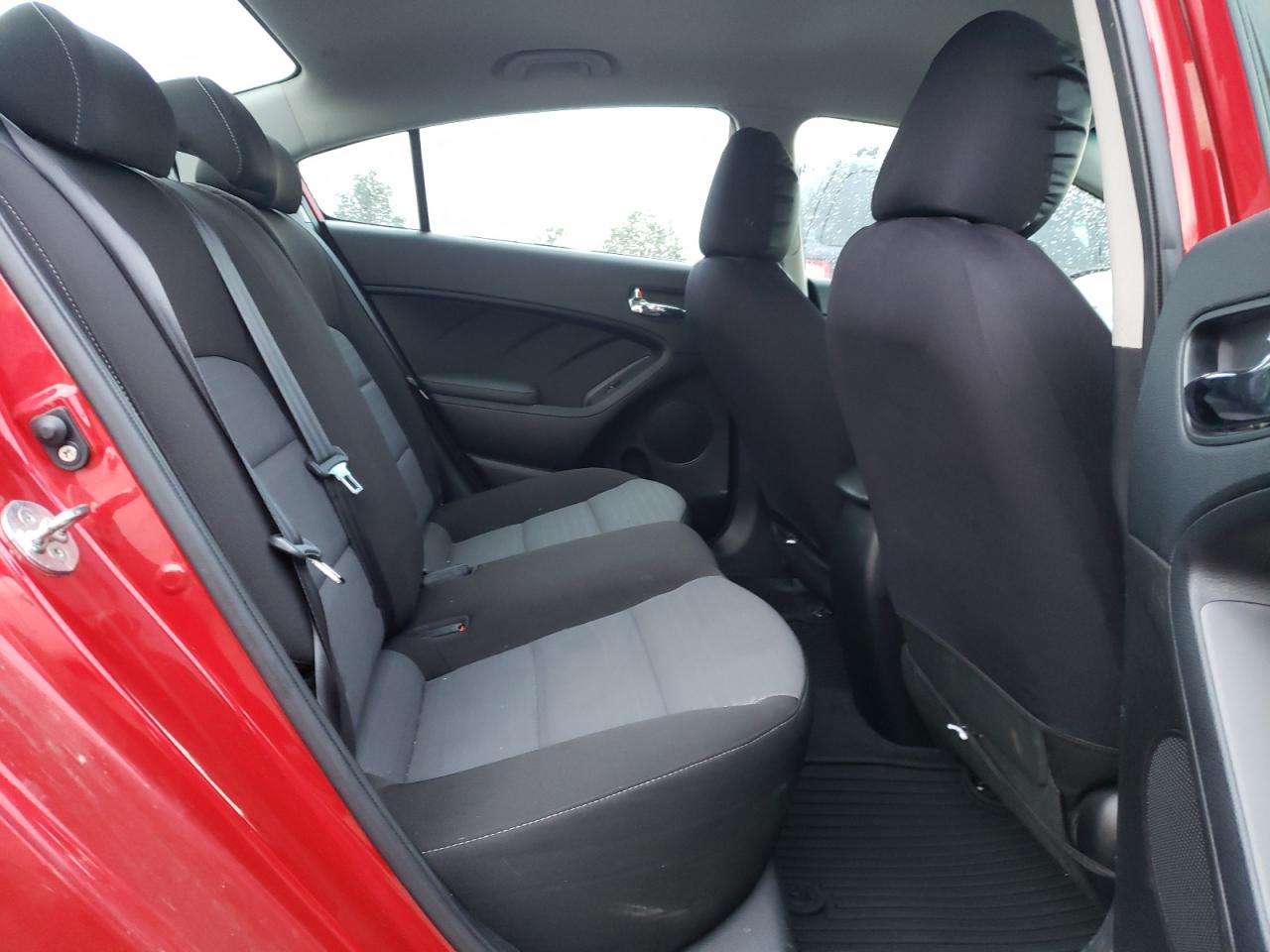 Photo 6 from auction – 2018 KIA FORTE LX with VIN 3KPFL4A77JE240238