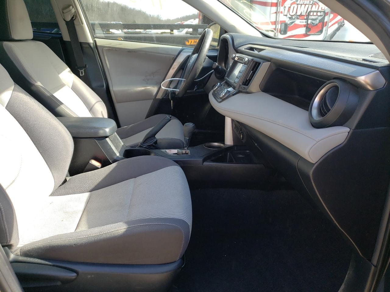 Photo 5 from auction – 2013 TOYOTA RAV4 XLE with VIN JTMRFREV6D5005386