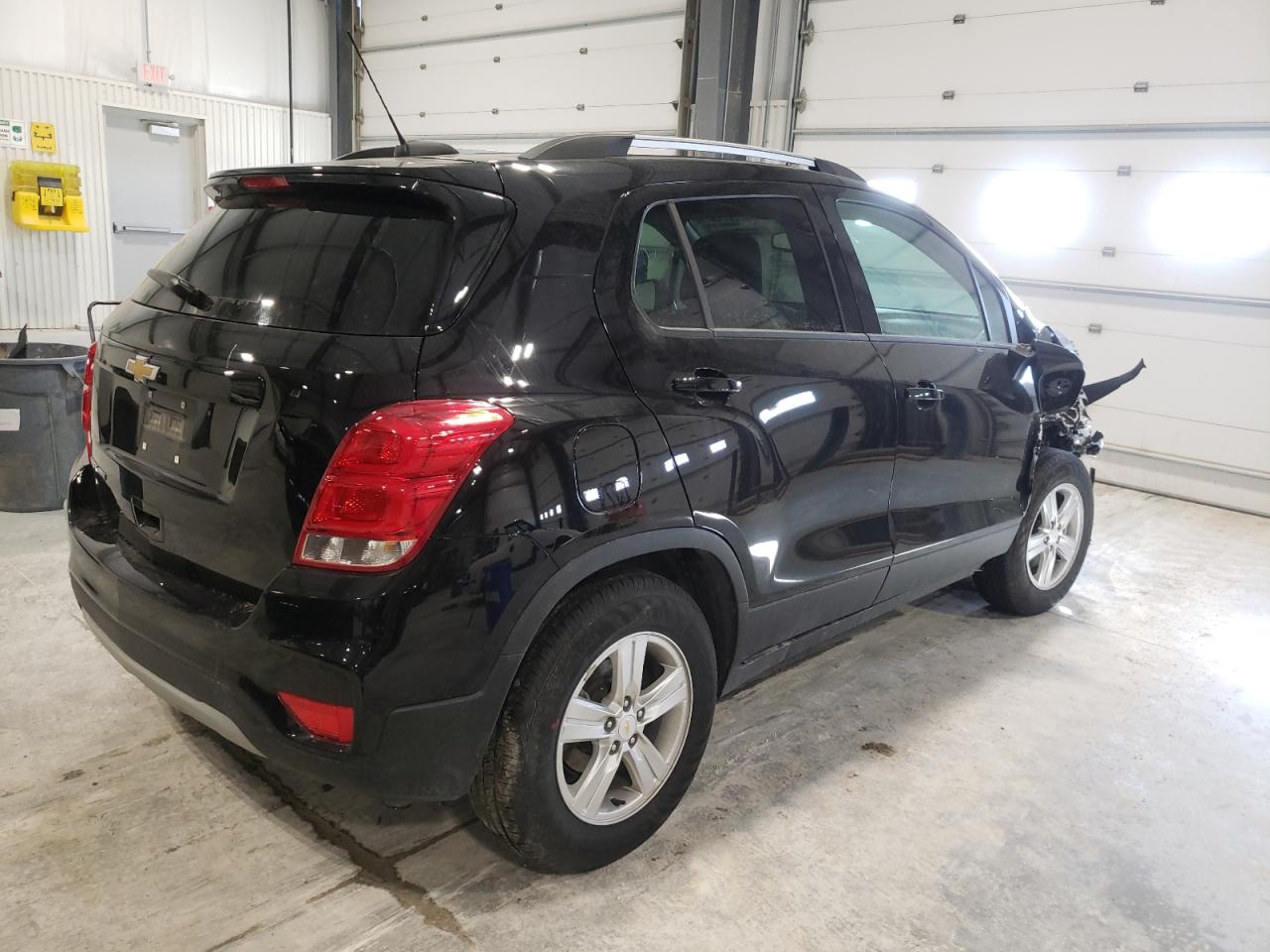 Photo 4 from auction – 2021 CHEVROLET TRAX 1LT with VIN KL7CJPSM2MB371638