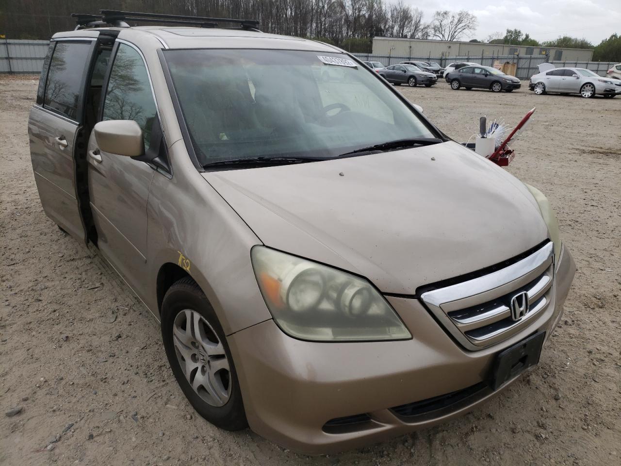 HONDA ODYSSEY EX 2005 with VIN 5FNRL38765B105460 - Photo from auction